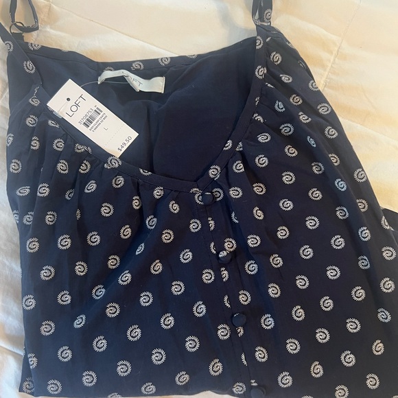 Beautiful top - Picture 3 of 3